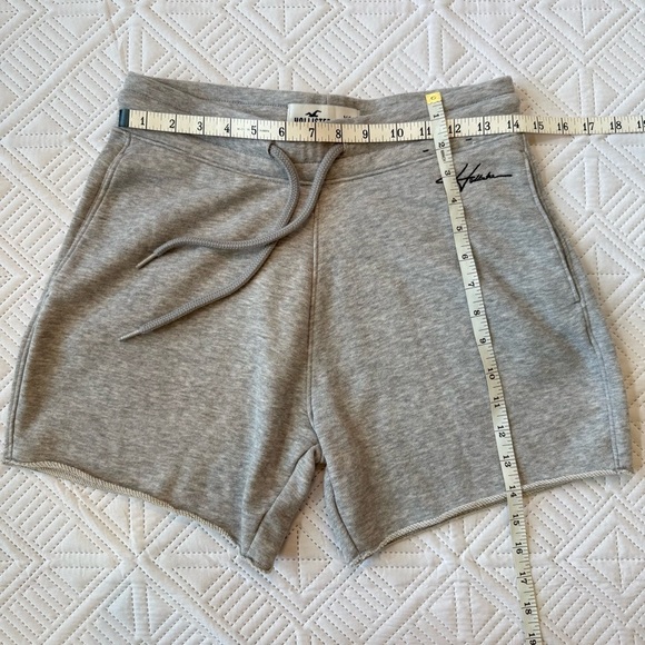 Hollister Deals Sweat Shorts Size XS Gray - Picture 3 of 8
